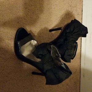 Black peep toe heels with bow